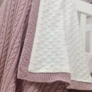 Paturica bebe Deluxe din bumbac si tesatura minky roz pudra (2)